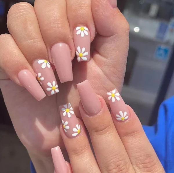 Coffin Nail Designs 2025: Elegant & Trendy Styles